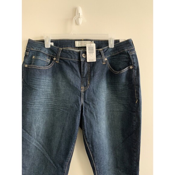 Torrid Curvy Skinny size 14R Stretch Denim Jeans NWT - Picture 3 of 3